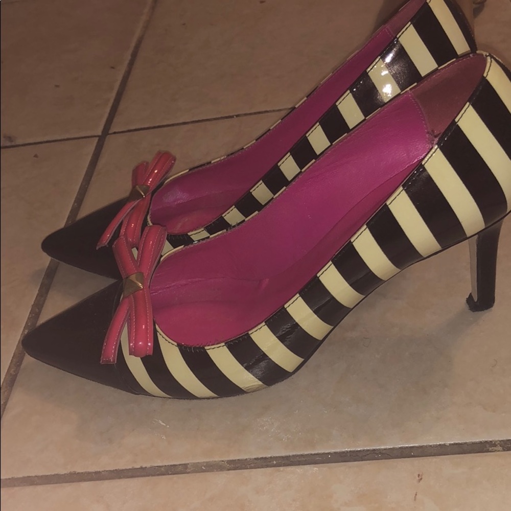 Kate Spade Patent Leather Striped Bow Stilettos - Picture 2 of 4